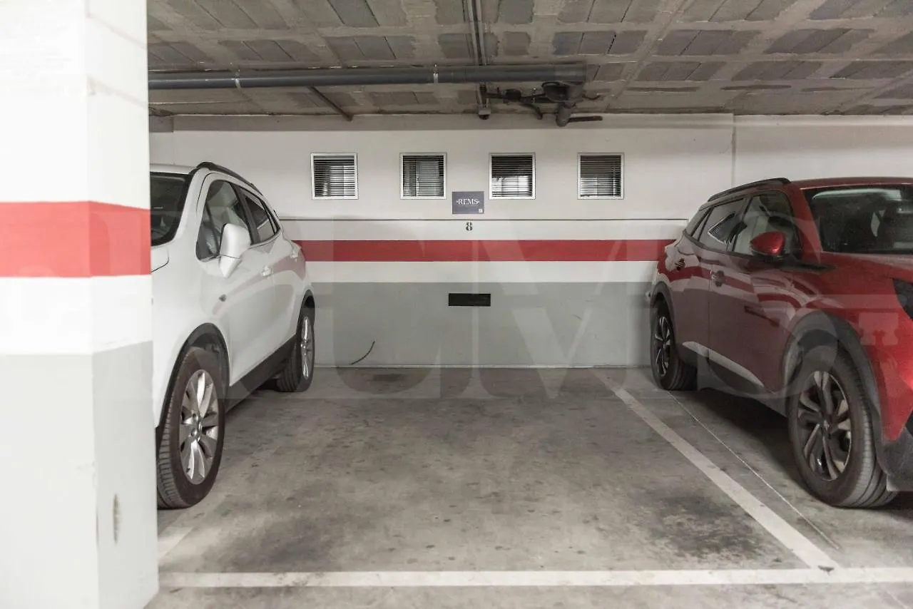 Lovely Duplex With Private Parking Near City Center By Rems Málaga 0*,  Espagne